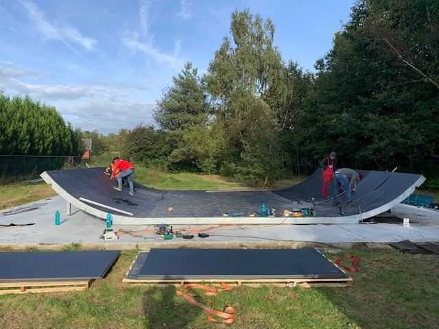Montage Half Pipe Belgien