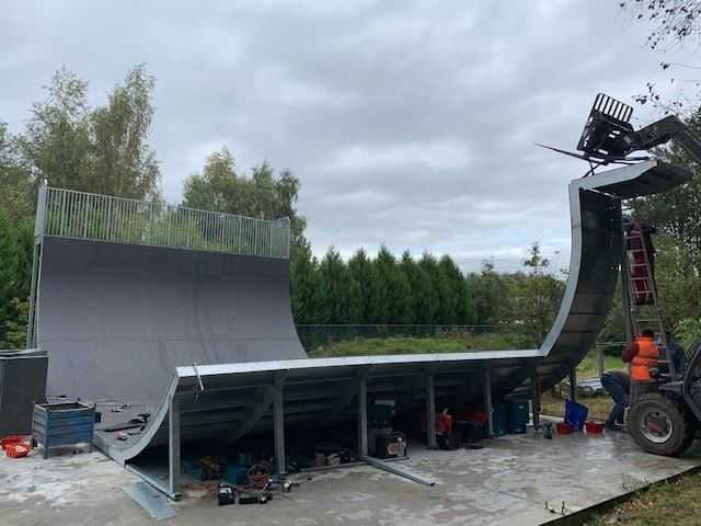 Montage Half Pipe Belgien